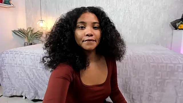 Snapshot of Zafiiraa chatting on 05.14.26 Zafiiraa online show from 05.14.26