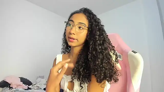 Snapshot of khaliope chatting on 07.21.26 khaliope online show from 07.21.26