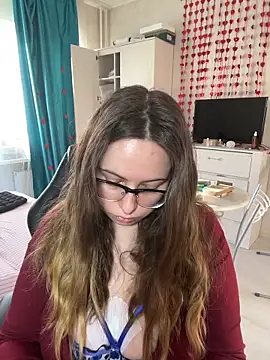 Snapshot of DienkaGreen chatting on 02.15.26 DienkaGreen online show from 02.15.26