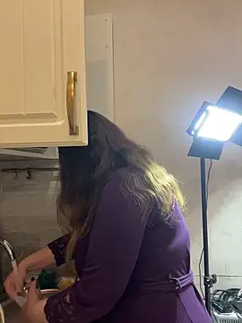 Snapshot of DienkaGreen chatting on 02.22.26 DienkaGreen online show from 02.22.26