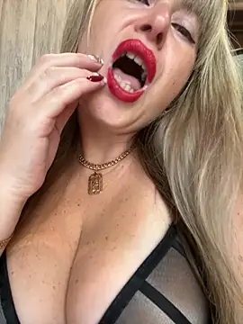 Kittenforyou online show from 10.16.25