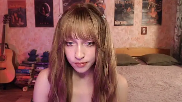 Snapshot of Friendly_Ellie chatting on 07.22.26 Friendly Ellie online show from 07.22.26