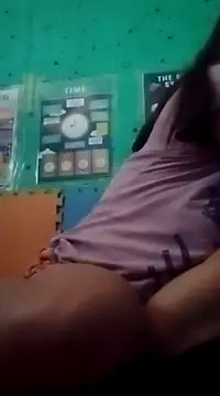 Snapshot of yummyclits4uxxx chatting on 01.13.25 yummyclits4uxxx online show from 01.13.25