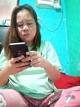 Snapshot of yummyclits4uxxx chatting on 01.21.25 yummyclits4uxxx online show from 01.21.25