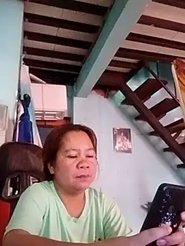 Snapshot of yummyclits4uxxx chatting on 01.21.25 yummyclits4uxxx online show from 01.21.25