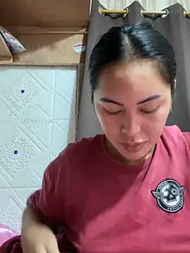 Snapshot of HeavenlyStar chatting on 12.16.24 HeavenlyStar online show from 12.16.24