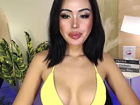 Snapshot of HeavenlyStar chatting on 01.12.25 HeavenlyStar online show from 01.12.25