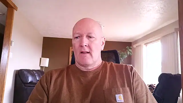 Snapshot of BasicAnt chatting on 02.17.26 BasicAnt online show from 02.17.26