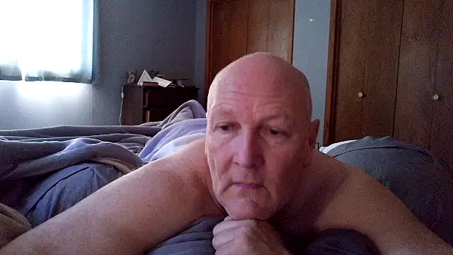 Snapshot of BasicAnt chatting on 02.19.26 BasicAnt online show from 02.19.26