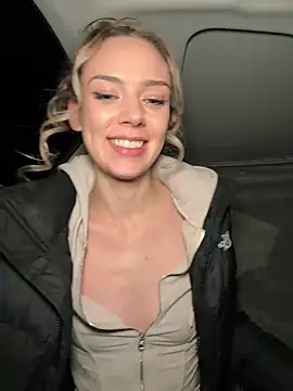 Snapshot of HopeHeaven chatting on 01.06.25 HopeHeaven online show from 01.06.25