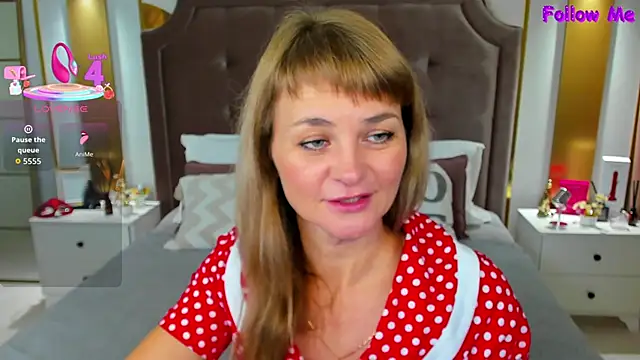 annasimonsj online show from 10.16.25