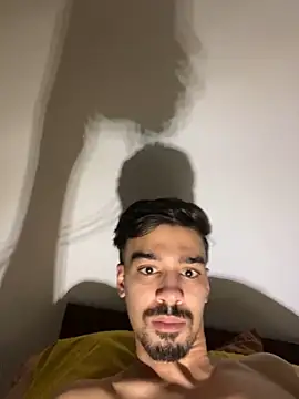 Snapshot of Hermanooooooo chatting on 03.22.25 Hermanooooooo online show from 03.22.25