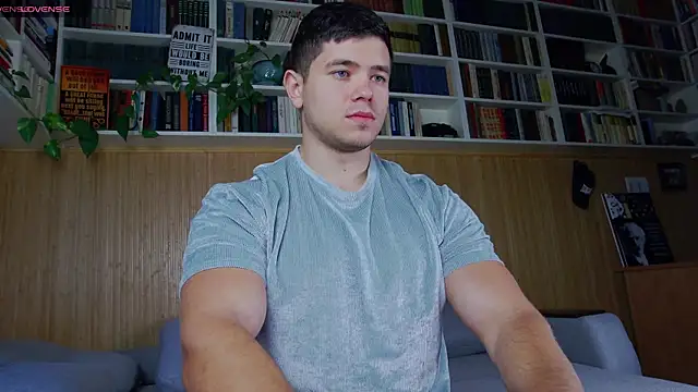 Snapshot of Arilas_ chatting on 09.28.25 Arilas online show from 09.28.25