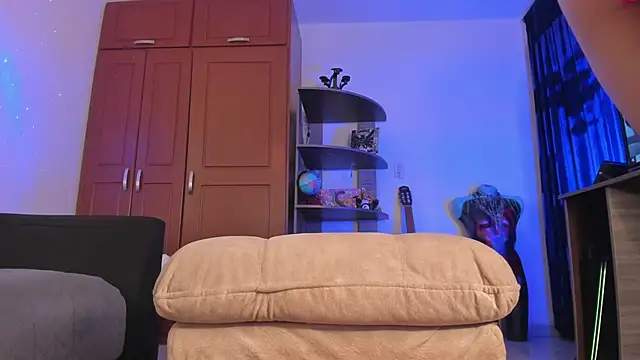 Snapshot of syd_onfire chatting on 01.28.25 syd onfire online show from 01.28.25