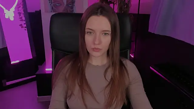 Snapshot of JennyDens chatting on 12.10.24 JennyDens online show from 12.10.24