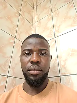 Snapshot of vannycov chatting on 11.05.25 vannycov online show from 11.05.25