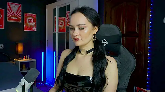 QueenAliss online show from 11.09.25