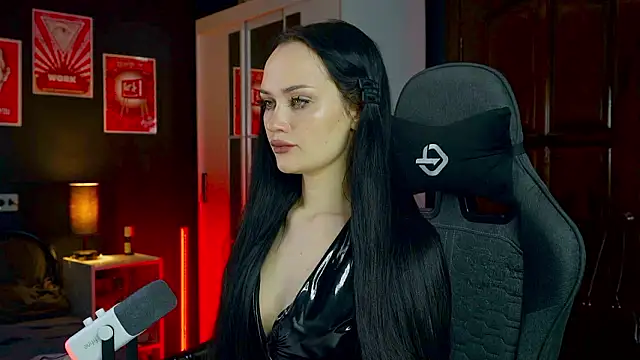 QueenAliss online show from 02.13.26