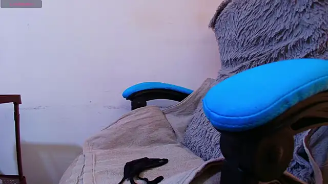 Snapshot of klylls_squirt_ chatting on 06.01.26 klylls squirt online show from 06.01.26