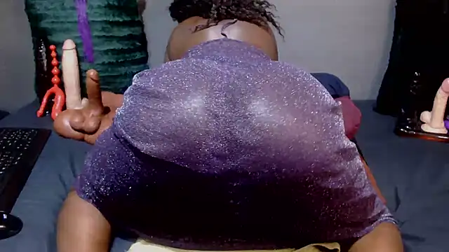 DarkNSpicy4U online show from 10.10.25