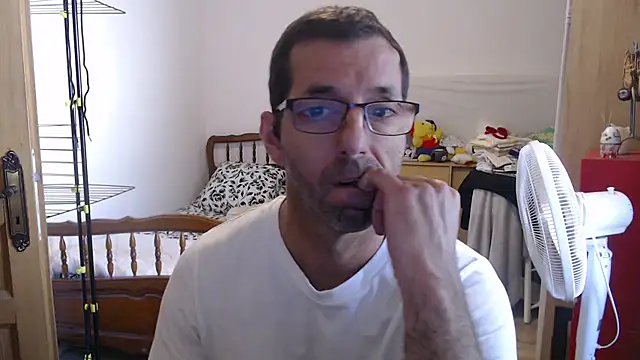 Snapshot of steph19x5 chatting on 09.29.25 steph19x5 online show from 09.29.25