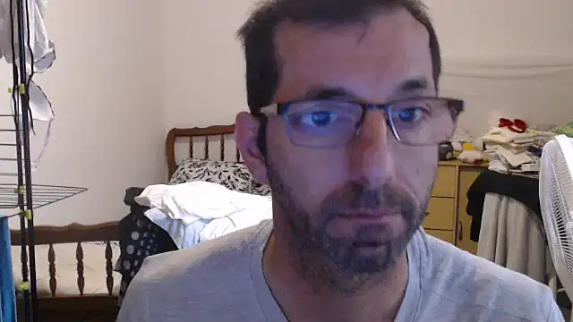 Snapshot of steph19x5 chatting on 10.04.25 steph19x5 online show from 10.04.25