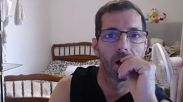 Snapshot of steph19x5 chatting on 10.08.25 steph19x5 online show from 10.08.25