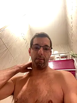 Snapshot of steph19x5 chatting on 10.10.25 steph19x5 online show from 10.10.25