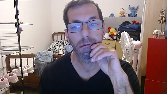 Snapshot of steph19x5 chatting on 10.14.25 steph19x5 online show from 10.14.25