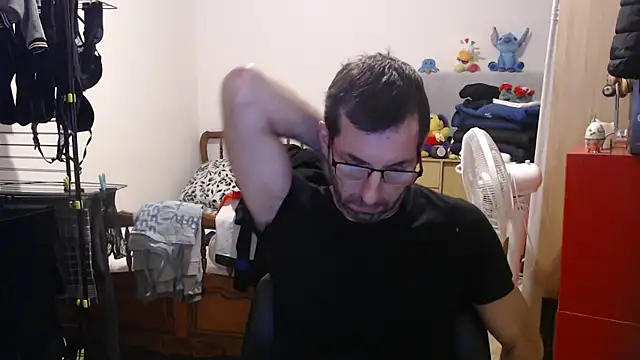 Snapshot of steph19x5 chatting on 10.15.25 steph19x5 online show from 10.15.25