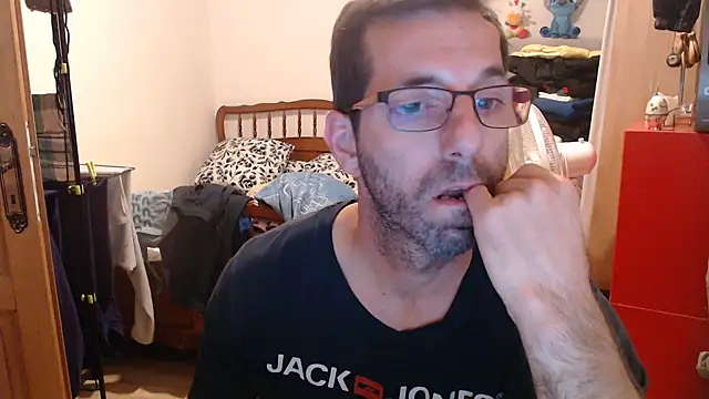 Snapshot of steph19x5 chatting on 10.16.25 steph19x5 online show from 10.16.25