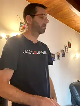 Snapshot of steph19x5 chatting on 10.17.25 steph19x5 online show from 10.17.25