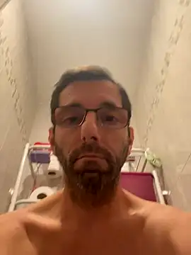 Snapshot of steph19x5 chatting on 10.19.25 steph19x5 online show from 10.19.25