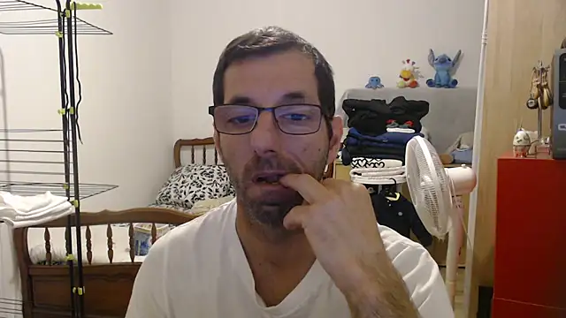 Snapshot of steph19x5 chatting on 10.22.25 steph19x5 online show from 10.22.25