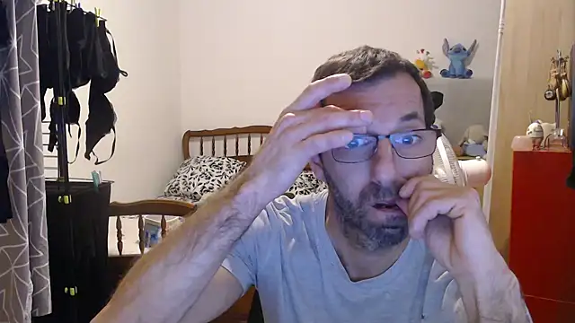 Snapshot of steph19x5 chatting on 10.27.25 steph19x5 online show from 10.27.25