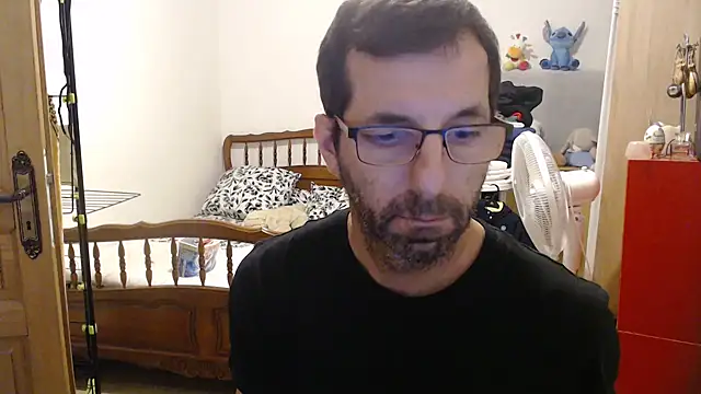 Snapshot of steph19x5 chatting on 10.28.25 steph19x5 online show from 10.28.25