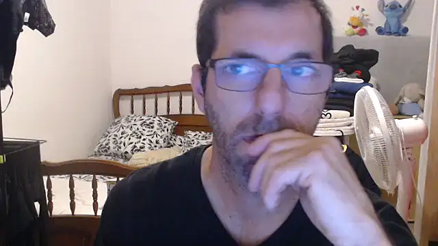 Snapshot of steph19x5 chatting on 11.02.25 steph19x5 online show from 11.02.25