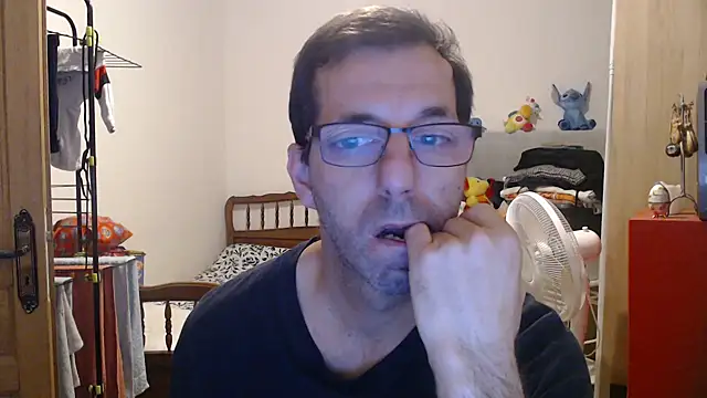 Snapshot of steph19x5 chatting on 11.11.25 steph19x5 online show from 11.11.25