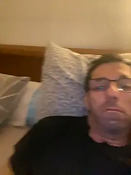 Snapshot of steph19x5 chatting on 11.11.25 steph19x5 online show from 11.11.25