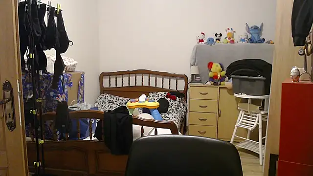 Snapshot of steph19x5 chatting on 12.15.25 steph19x5 online show from 12.15.25