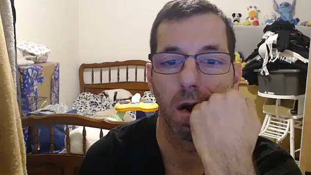 Snapshot of steph19x5 chatting on 12.19.25 steph19x5 online show from 12.19.25