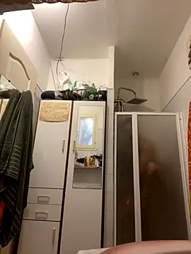 Snapshot of steph19x5 chatting on 12.22.25 steph19x5 online show from 12.22.25