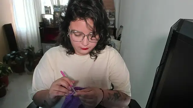 aika-dreams online show from 09.20.25