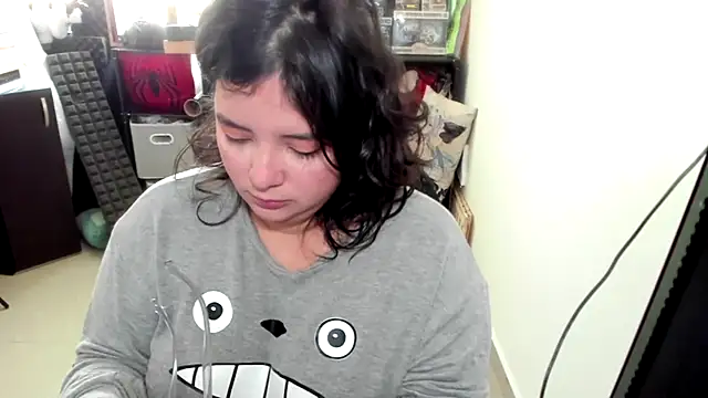 aika-dreams online show from 10.16.25