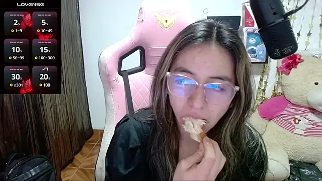 Maggie Fox3 online show from 03.10.25