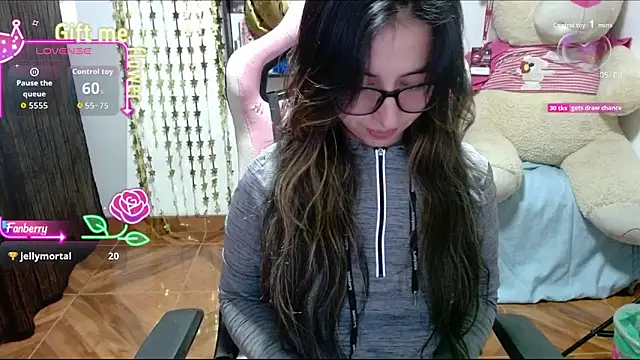 Maggie Fox3 online show from 10.06.25