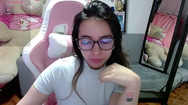 Snapshot of Maggie_Fox3 chatting on 03.02.26 Maggie Fox3 online show from 03.02.26