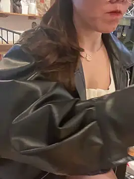 Snapshot of HinaLovely chatting on 01.20.25 HinaLovely online show from 01.20.25