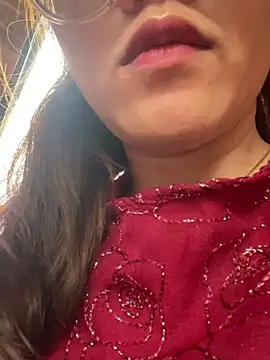 Snapshot of HinaLovely chatting on 01.29.25 HinaLovely online show from 01.29.25