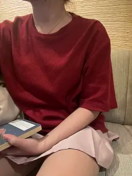 Snapshot of HinaLovely chatting on 02.15.25 HinaLovely online show from 02.15.25